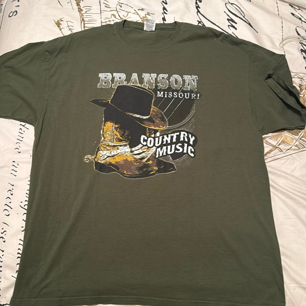 Greens-Shirt XXL. Branson MO Country Music. Groot of the Loom